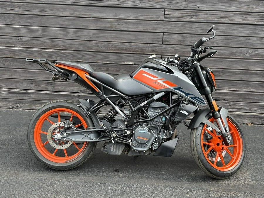 2023 KTM 200 Duke