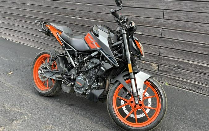 2023 KTM 200 Duke