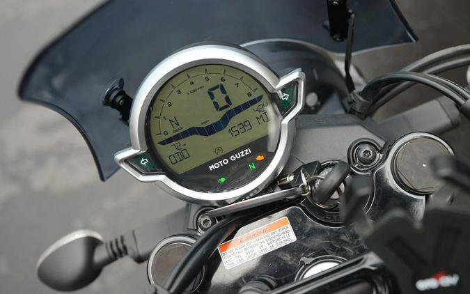 2021 Moto Guzzi V7 Stone E5