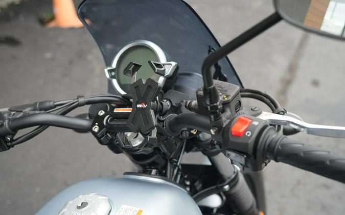 2021 Moto Guzzi V7 Stone E5