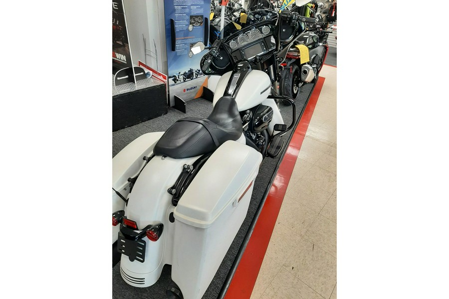 2018 STREET GLIDE SPECIAL - Harley-Davidson®