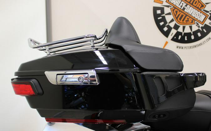 2021 FLTRK Road Glide® Limited - In Vivid Black / Gunship Gray