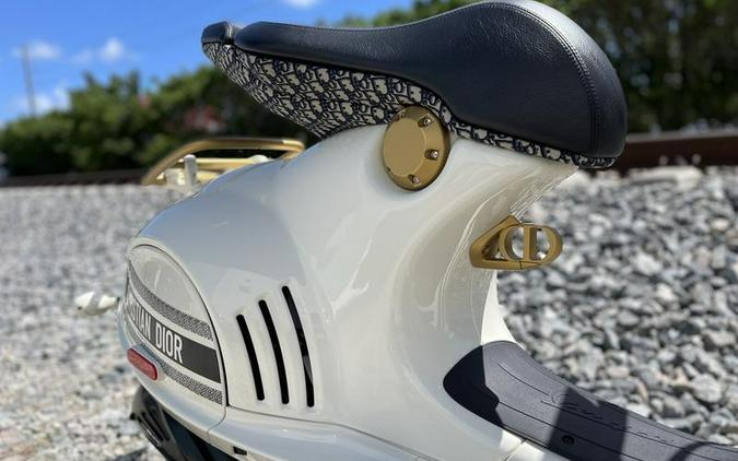 2022 Vespa 946 Christian Dior