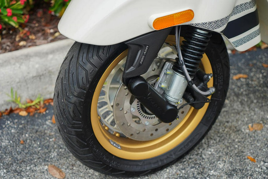 2022 Vespa 946 Christian Dior