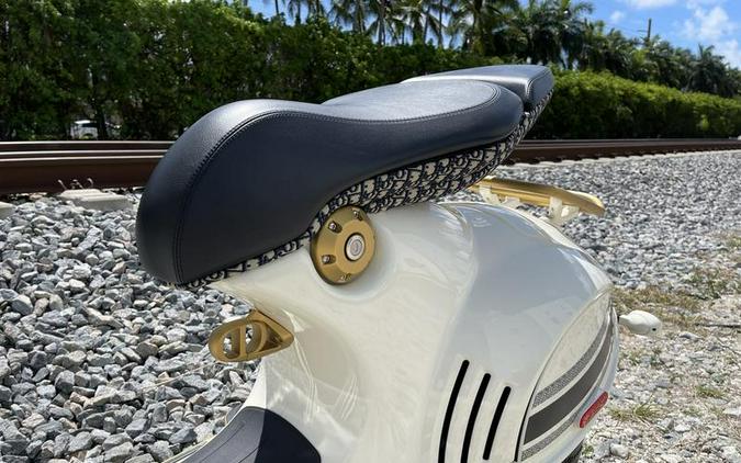 2022 Vespa 946 Christian Dior