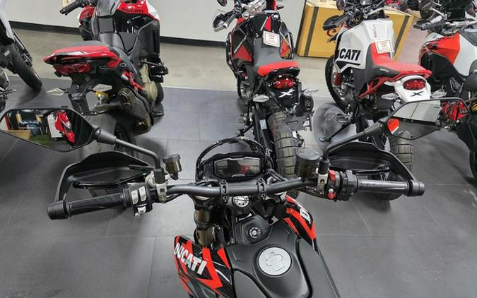 2025 Ducati Hypermotard 698 Mono RVE Graffiti