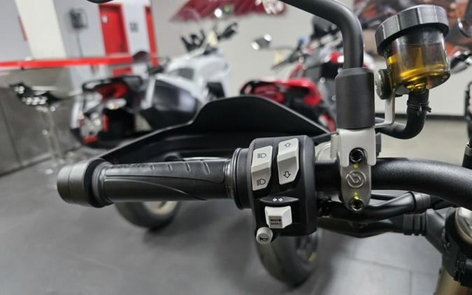 2025 Ducati Hypermotard 698 Mono RVE Graffiti