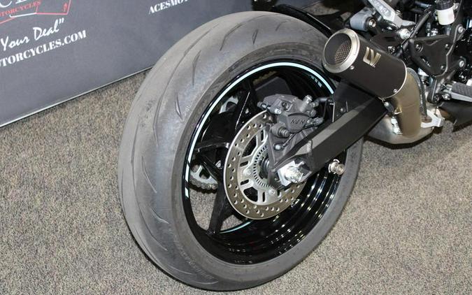 2025 Kawasaki Z900 ABS Metallic Spark Black/Metallic Carbon Gray