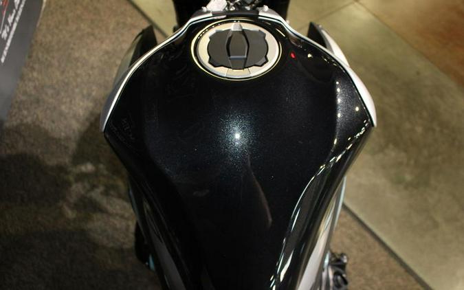 2025 Kawasaki Z900 ABS Metallic Spark Black/Metallic Carbon Gray
