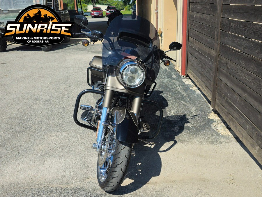 2014 Harley-Davidson® ROAD KING CVO