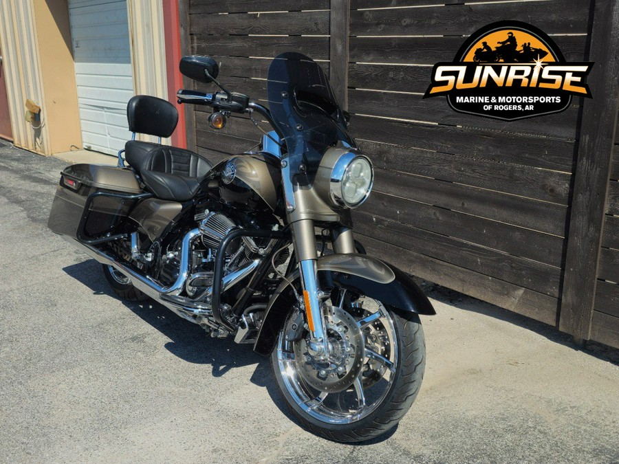 2014 Harley-Davidson® ROAD KING CVO