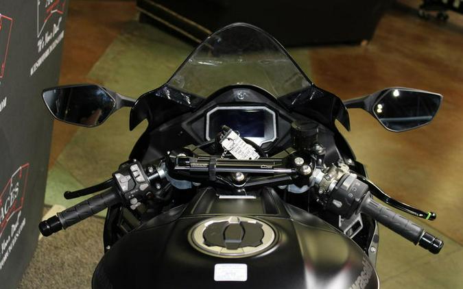 2025 Kawasaki ZX1002MSFAN