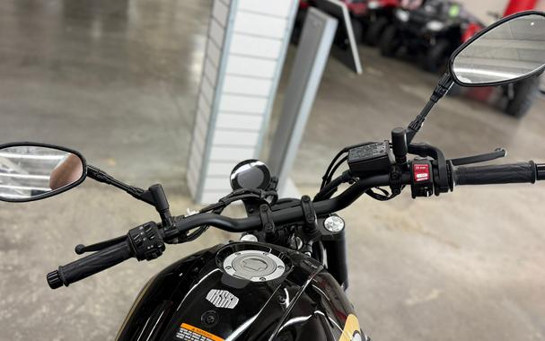 2025 Yamaha XSR700 CA