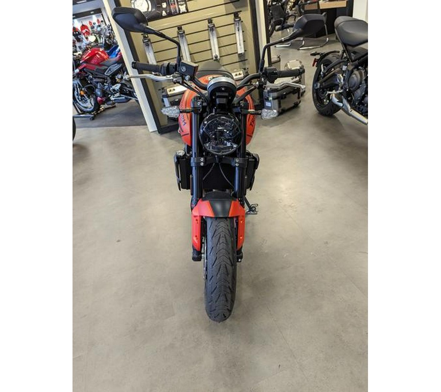 2023 Triumph Trident 660 Matte Baja Orange / Matte Storm Grey