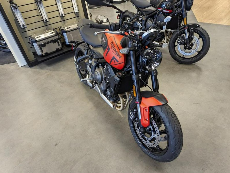 2023 Triumph Trident 660 Matte Baja Orange / Matte Storm Grey