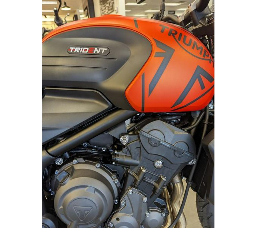 2023 Triumph Trident 660 Matte Baja Orange / Matte Storm Grey