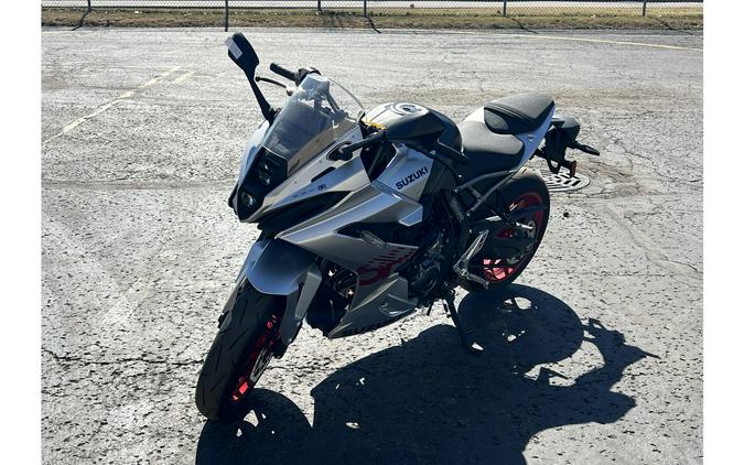 2024 GSX800FRQM4 - Suzuki