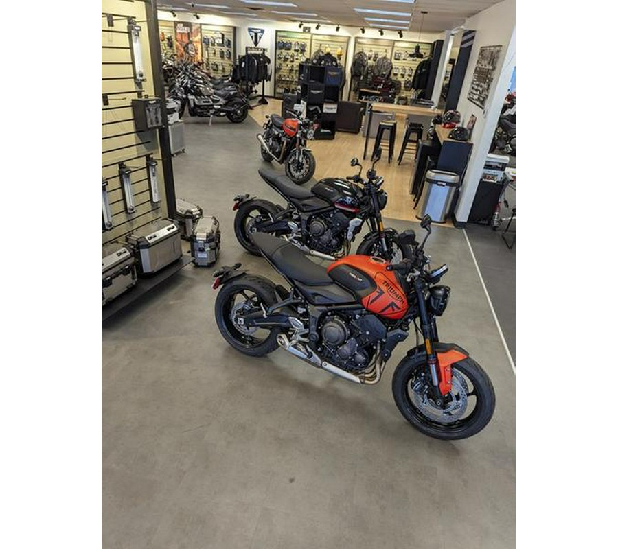 2023 Triumph Trident 660 Matte Baja Orange / Matte Storm Grey