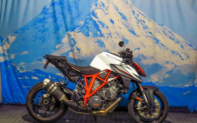 2019 KTM 1290 Super Duke R