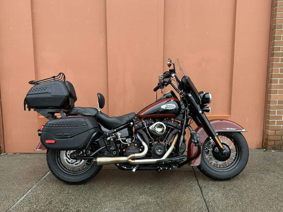Harley-Davidson® Heritage Classic Red Rock / Vivid Black