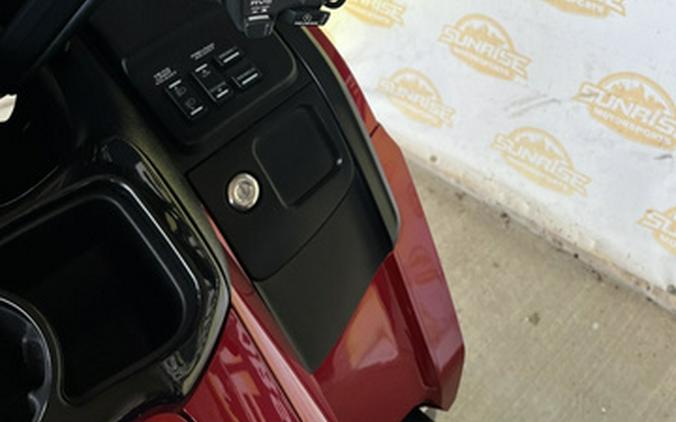2016 Honda Gold Wing Audio / Comfort
