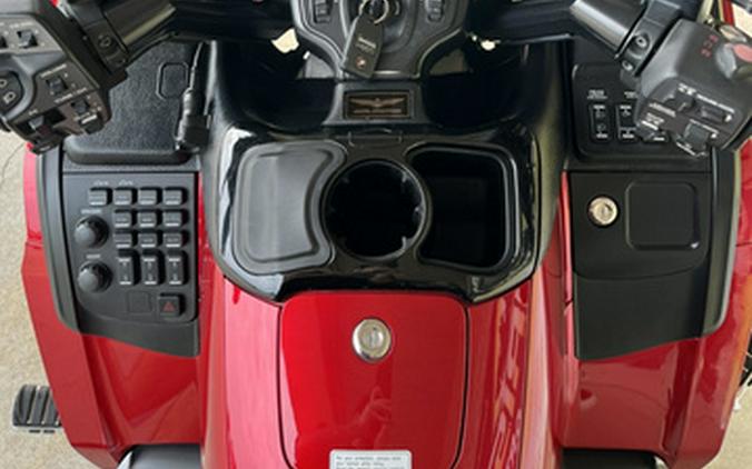 2016 Honda Gold Wing Audio / Comfort