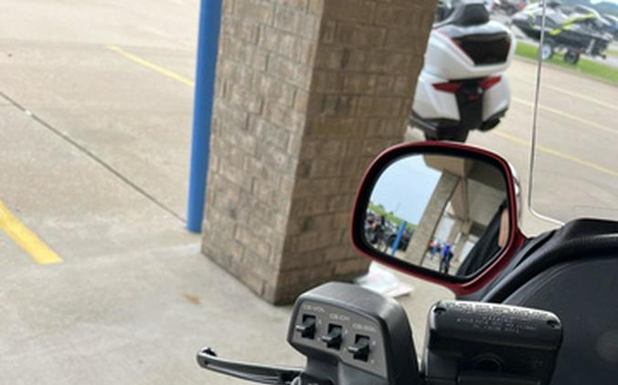 2016 Honda Gold Wing Audio / Comfort
