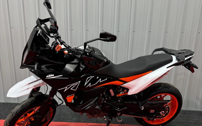 2024 KTM 890 SMT