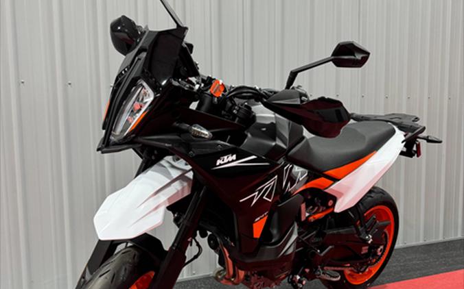 2024 KTM 890 SMT