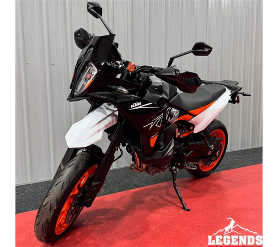 2024 KTM 890 SMT