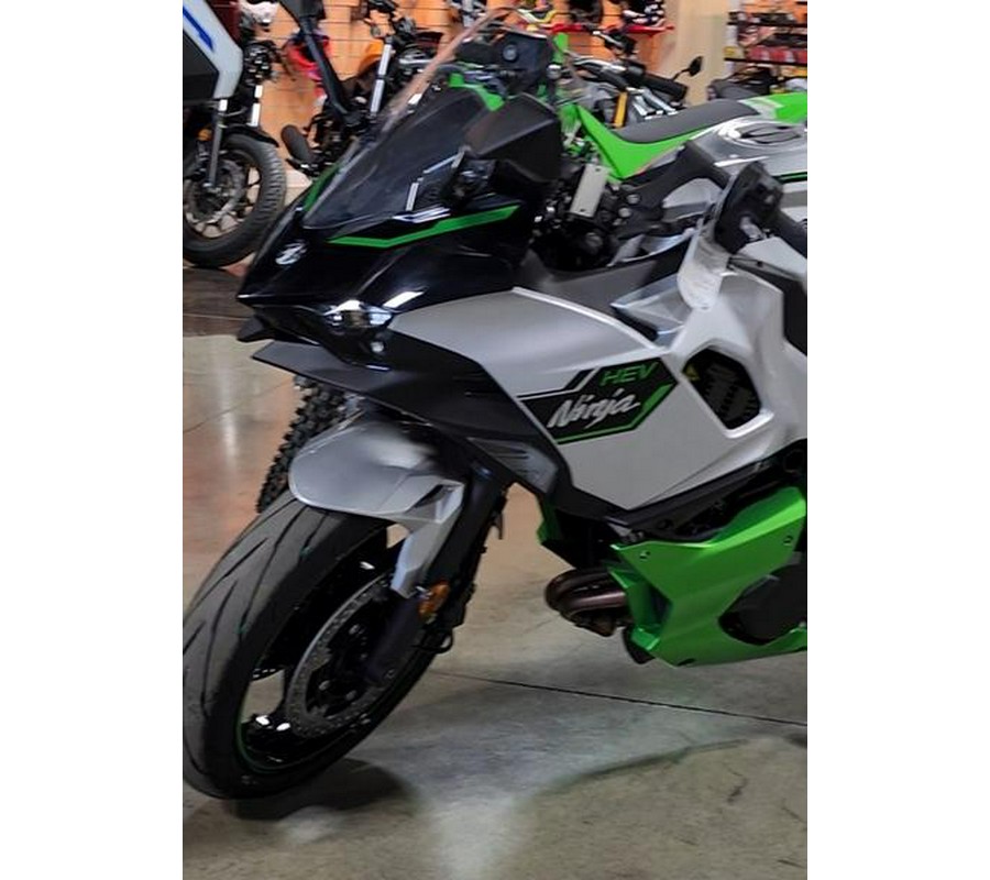 2024 Kawasaki Ninja® 7 Hybrid ABS