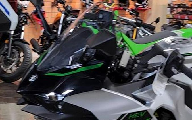 2024 Kawasaki Ninja® 7 Hybrid ABS