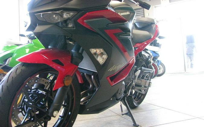 2024 Kawasaki Ninja® 500 ABS Passion Red/Metallic Flat Spark Black