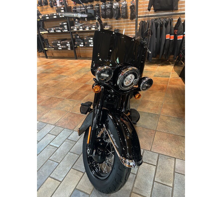 2024 Harley-Davidson Heritage Classic Vivid Black - Black Finish