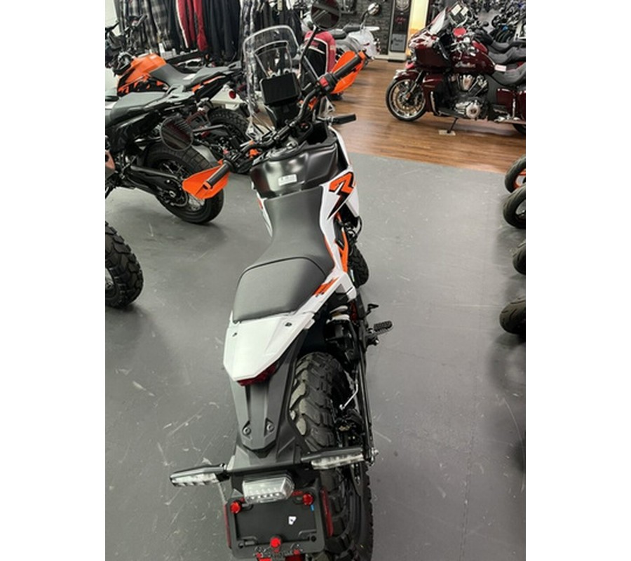 2025 KTM Adventure 390 R
