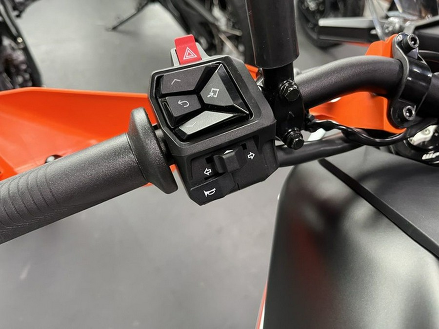 2025 KTM Adventure 390 R