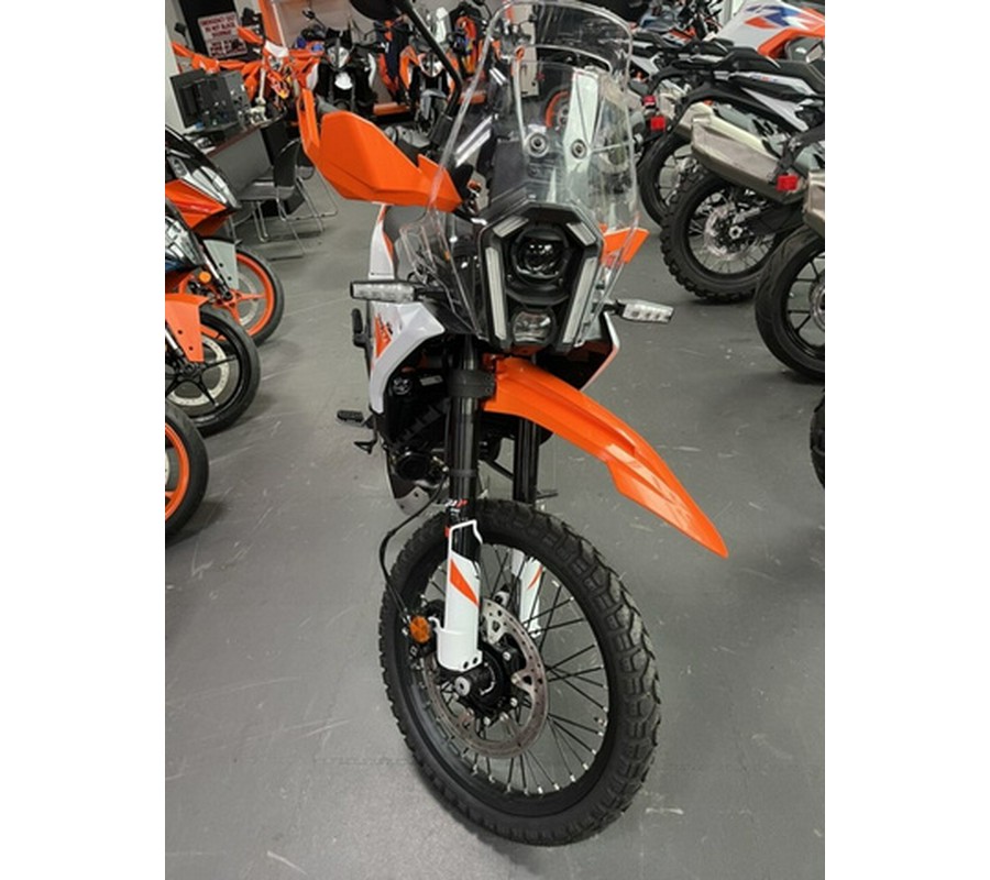 2025 KTM Adventure 390 R