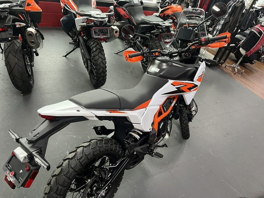 2025 KTM Adventure 390 R