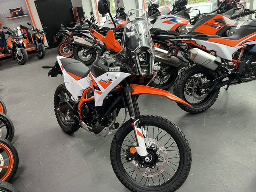 2025 KTM Adventure 390 R