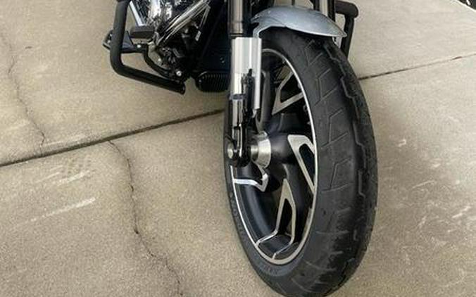 2019 Harley-Davidson® FLSB - Softail® Sport Glide®