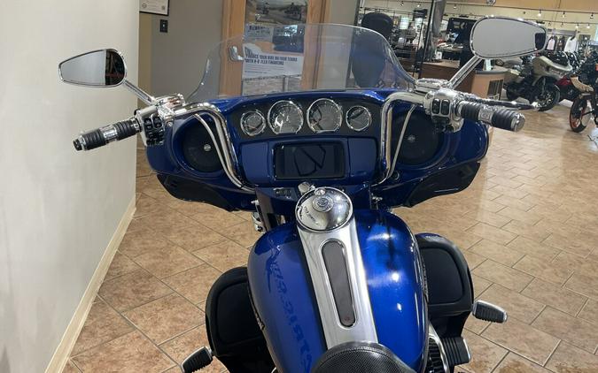 2020 Harley-Davidson® CVO™ Limited Moonlight Blue & Deep Sea Blue FLHTKSE