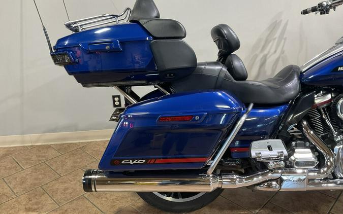 2020 Harley-Davidson® CVO™ Limited Moonlight Blue & Deep Sea Blue FLHTKSE