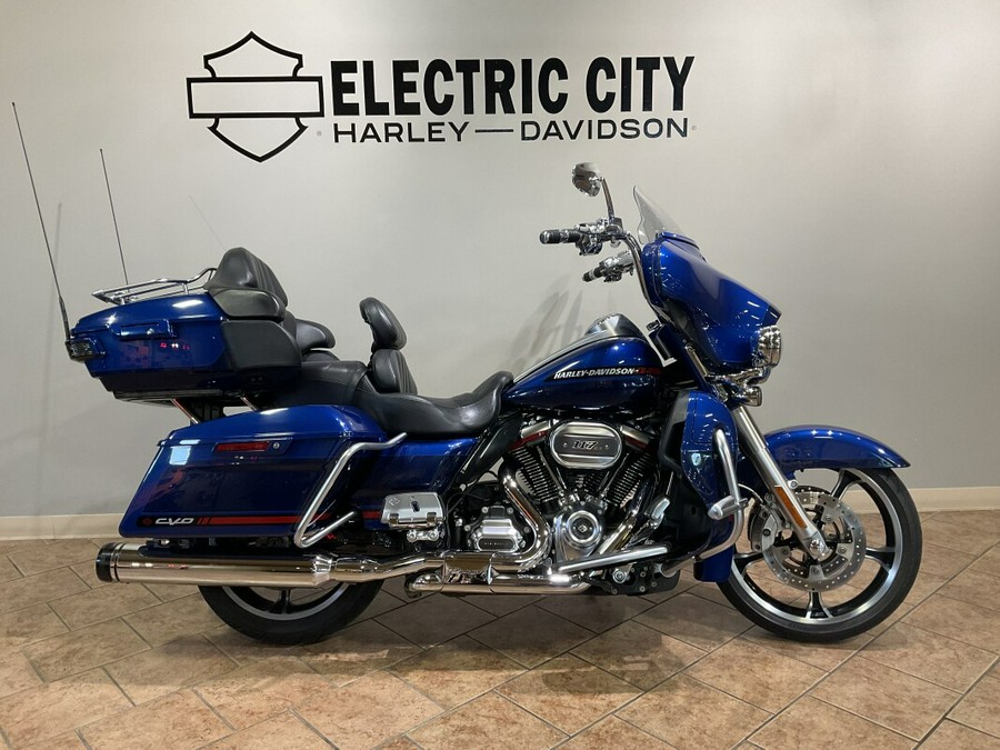 2020 Harley-Davidson® CVO™ Limited Moonlight Blue & Deep Sea Blue FLHTKSE