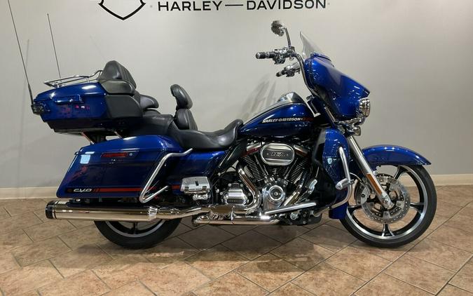 2020 Harley-Davidson® CVO™ Limited Moonlight Blue & Deep Sea Blue FLHTKSE