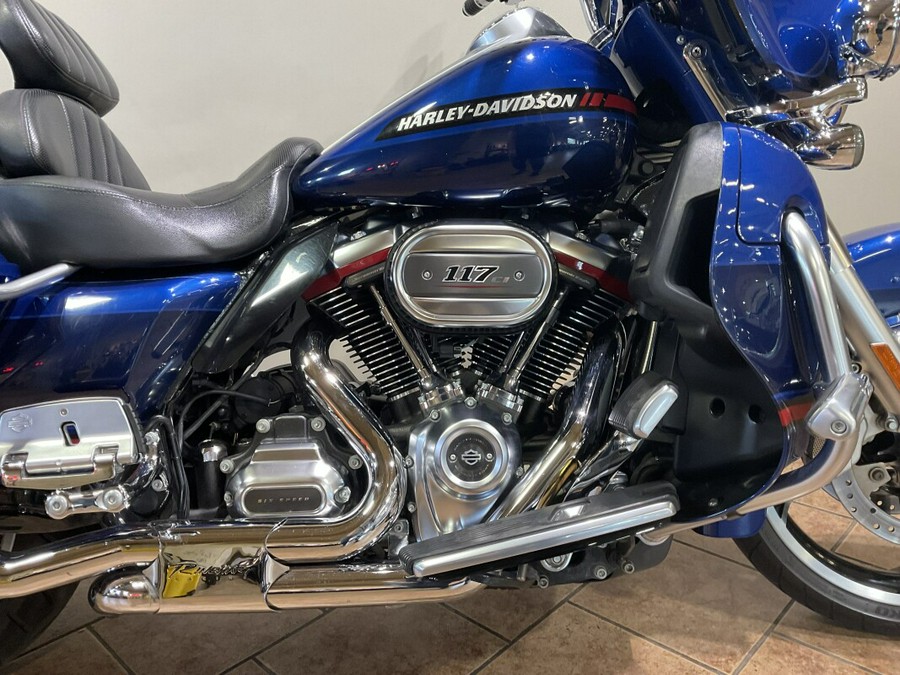 2020 Harley-Davidson® CVO™ Limited Moonlight Blue & Deep Sea Blue FLHTKSE