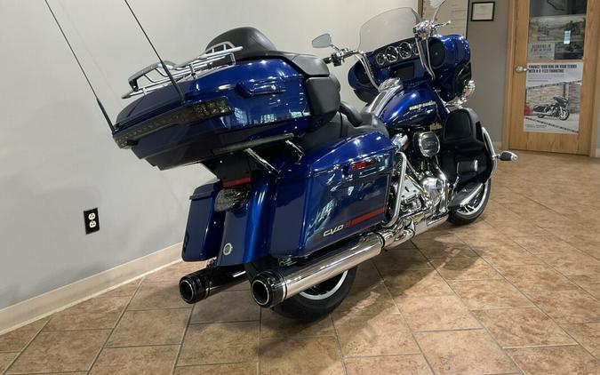 2020 Harley-Davidson® CVO™ Limited Moonlight Blue & Deep Sea Blue FLHTKSE