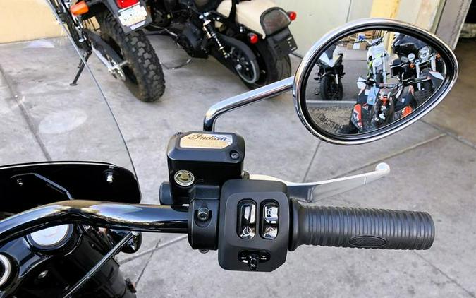 2022 Indian Motorcycle® Super Chief® Limited Black Metallic