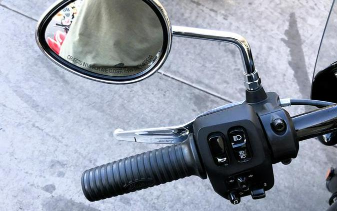 2022 Indian Motorcycle® Super Chief® Limited Black Metallic