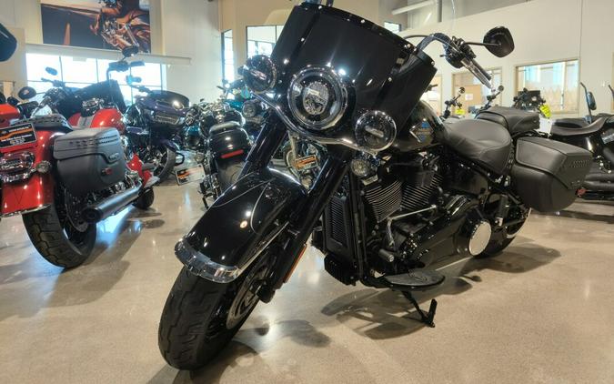 2026 Harley-Davidson® Heritage Classic Vivid Black Black Laced Wheels