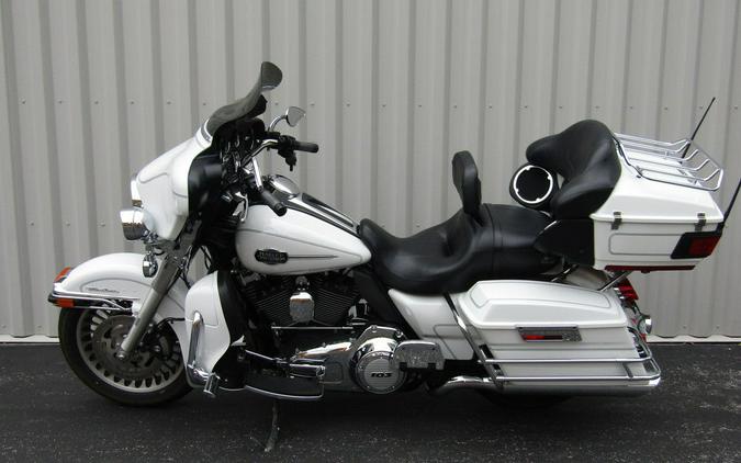 2013 Harley-Davidson® FLHTCU - Electra Glide® Ultra Classic®